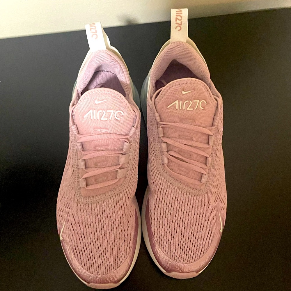 Air Max 270 pink size 6 never worn